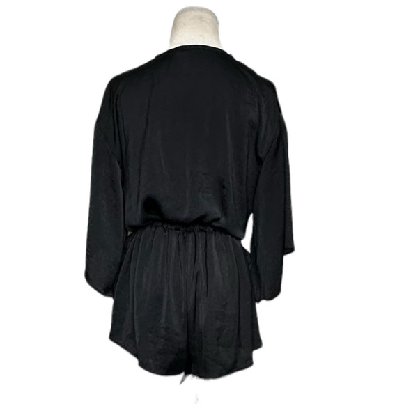 Stolen Hearts black flare sleeves front tie romper size Large - Picture 10 of 11